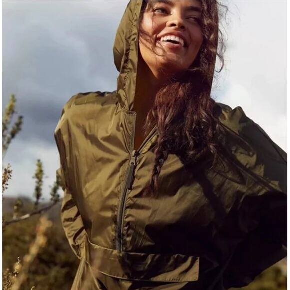 NWOT Aerie OFFLINE Green Oversized Pullover Lightweight Windbreaker Jacket S - Picture 2 of 8